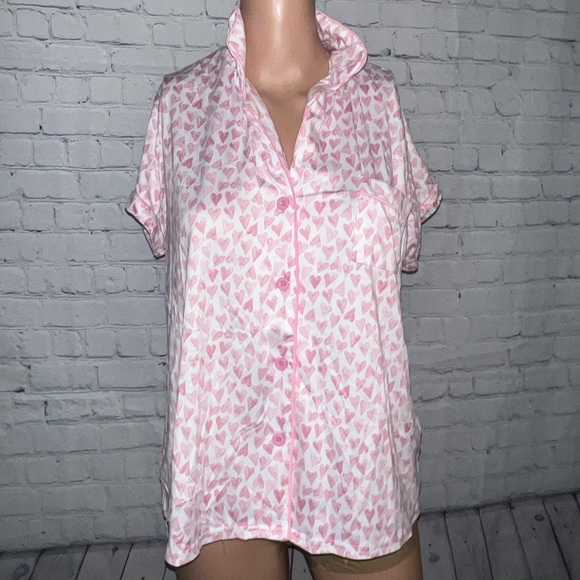 Tahari Tops - Tahari White & Pink Heart Button Down Shirt size M